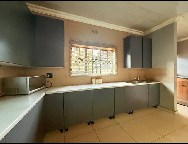 3 BEDROOM HOUSE FOR SALE IN VANDERBIJLPARK CE 1